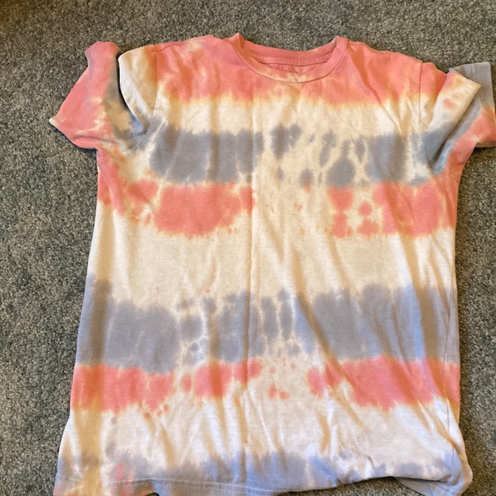 Tye dye this shirt by hand